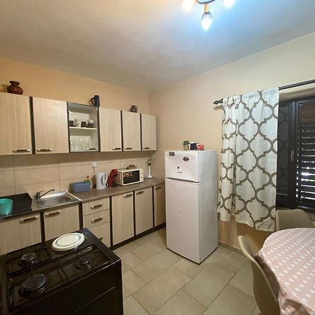Apartmani Marija Povljana Exterior foto